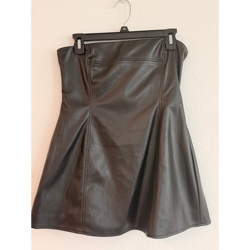WeWoreWhat Strapless Faux Leather Top - Size 6 - Picture 2 of 9